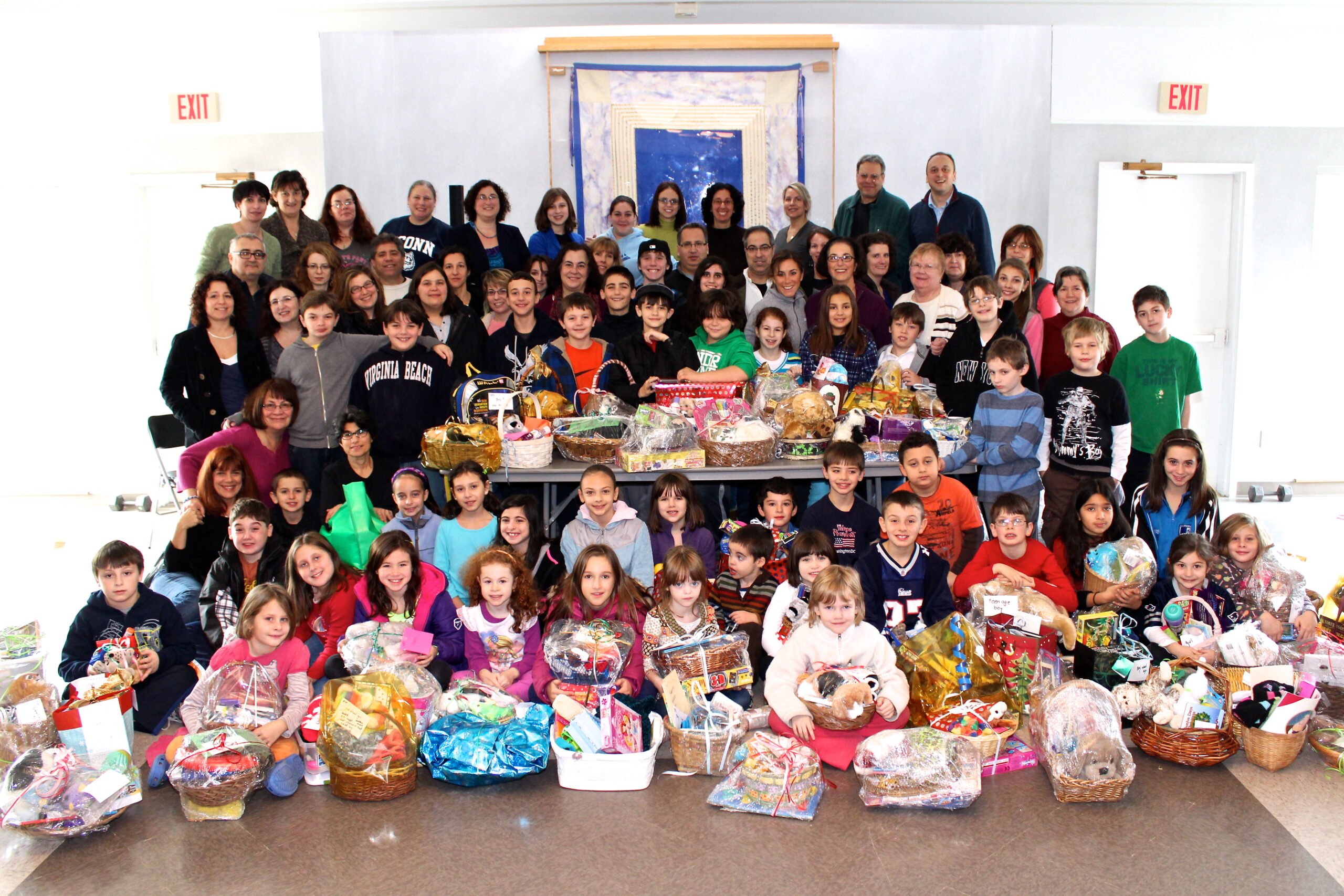 Annual Chanukah Baskets Program – Sunday, November 24, 9:30 – 12:00 noon
