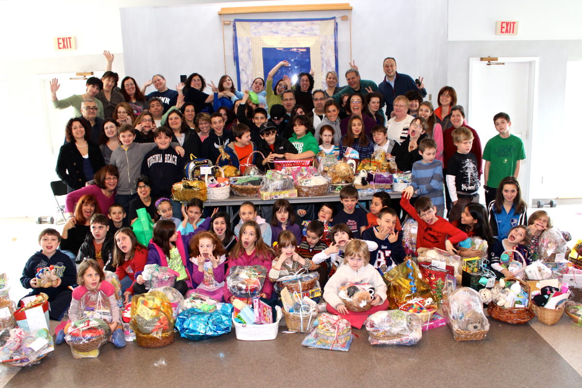 Chanukah Gift Giving Program a Huge Hit!