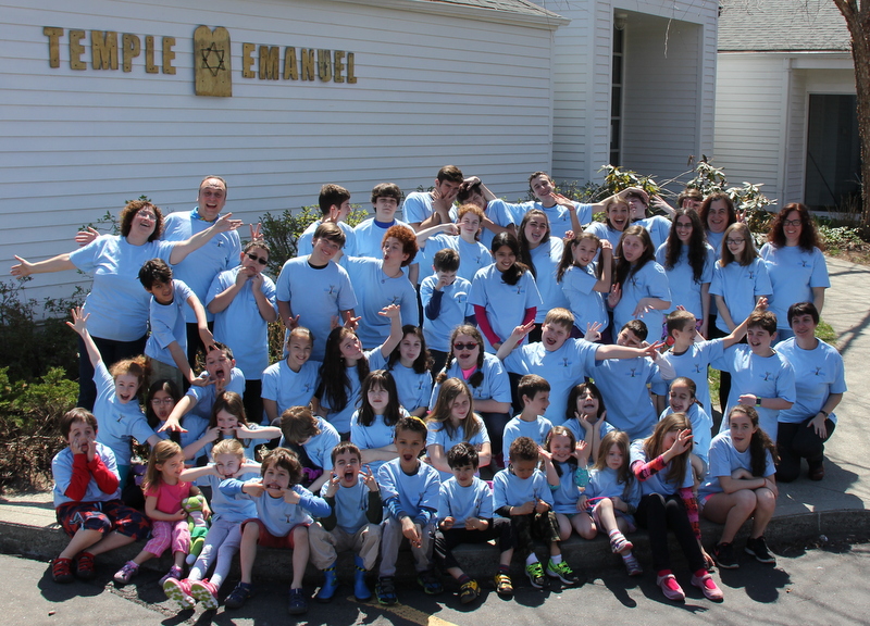 Temple Emanuel Religious School students