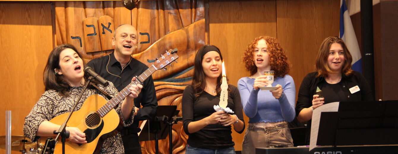 Song leaders on the bimah